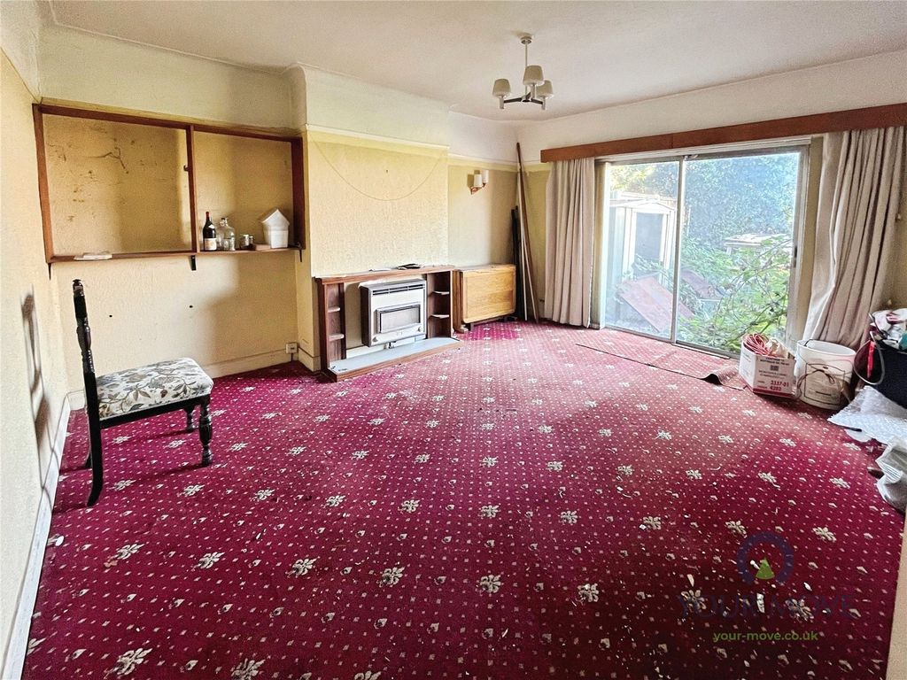 Property photo 3 of 17 Dining Room