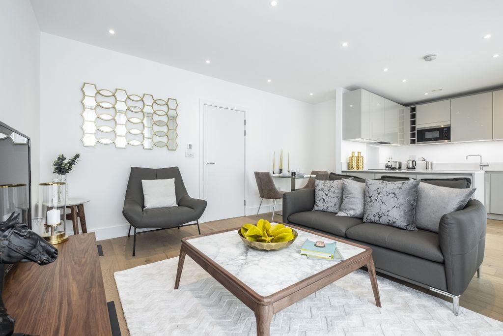 Property photo 1 of 15 Rochester Place