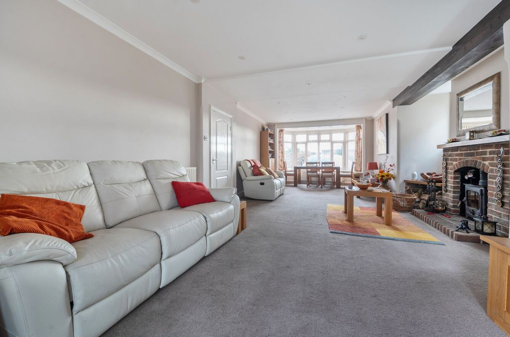 Property photo 2 of 20