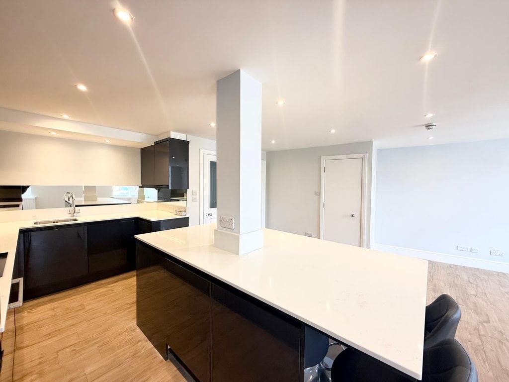 Property photo 3 of 11 Picture No. 05