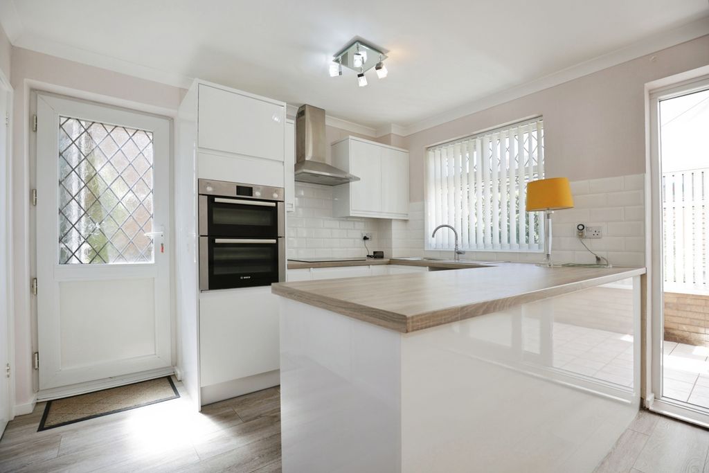 Property photo 2 of 17 Photo