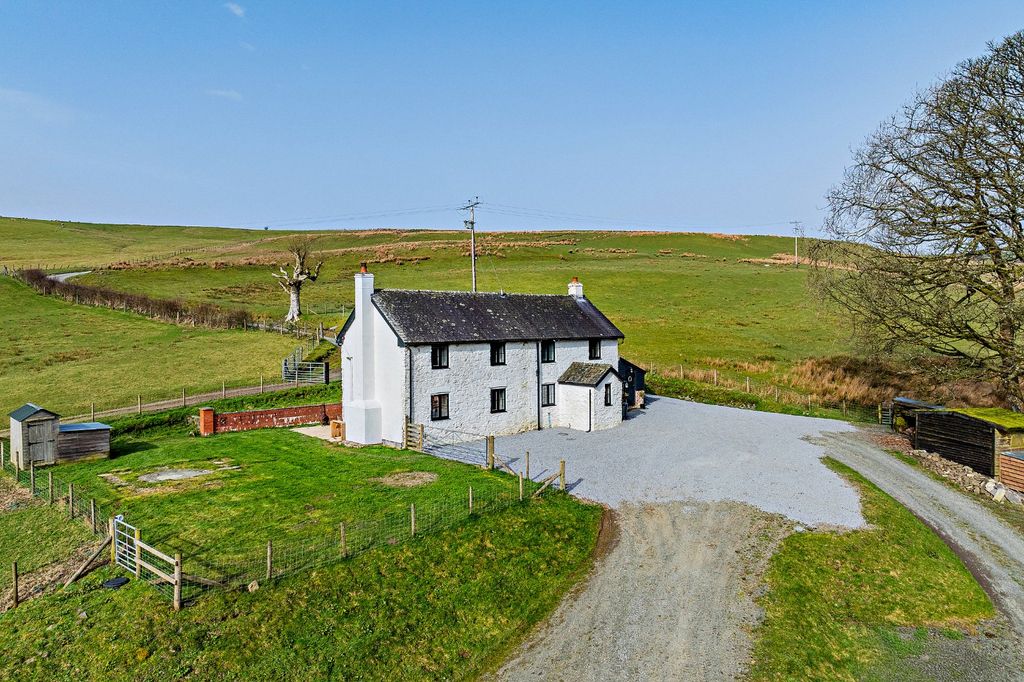 Property photo 2 of 25 Picture No. 24