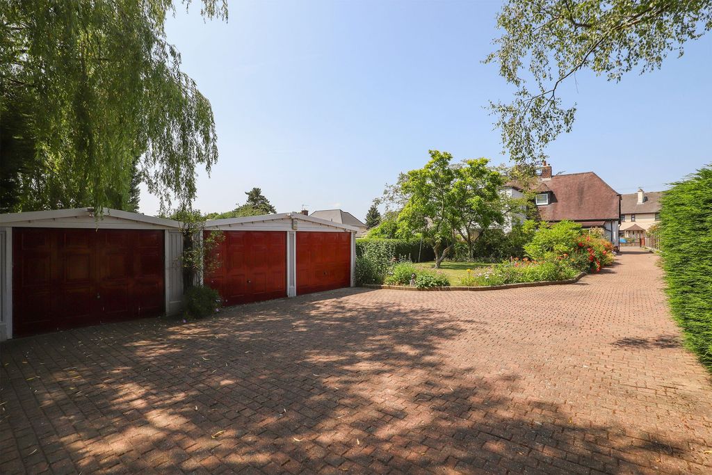 Property photo 3 of 32
