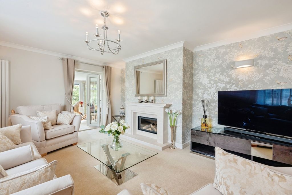 Property photo 2 of 40 Pbox-Img.Jpg