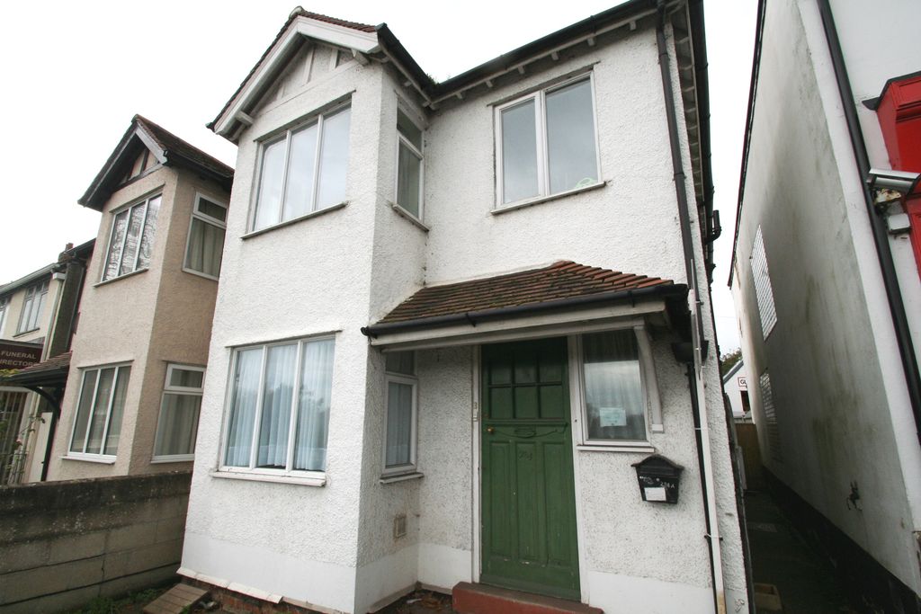 Property photo 1 of 10 Front