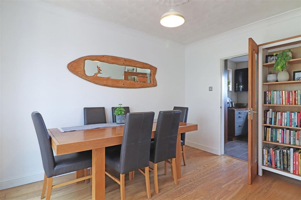 Property photo 3 of 31
