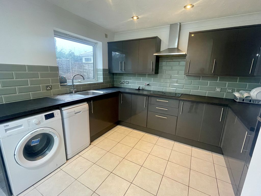 Property photo 2 of 15 Kitchen