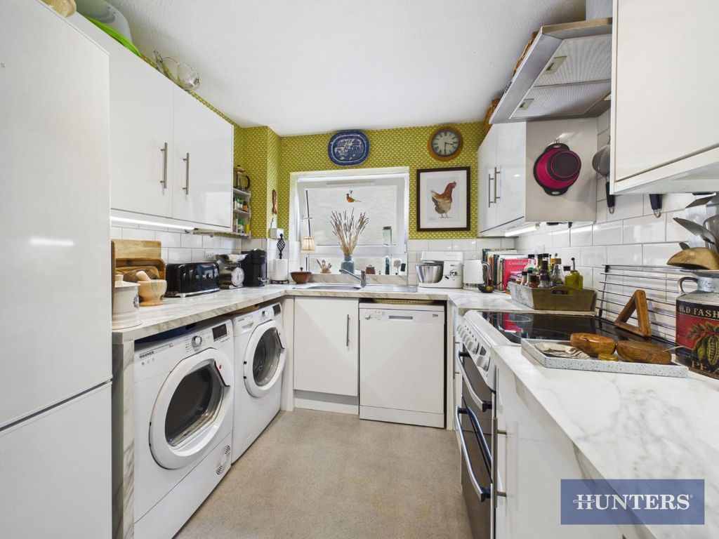 Property photo 2 of 15 Kitchen