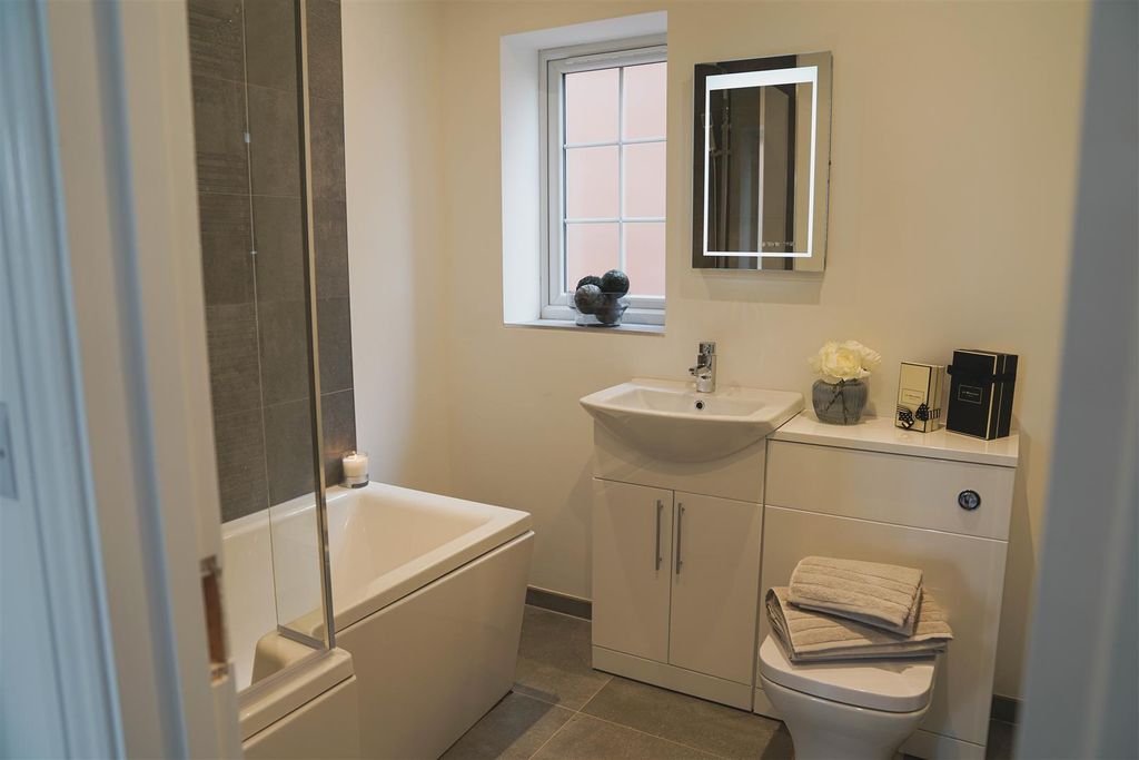 Property photo 2 of 7 Hamilton 3.Jpg