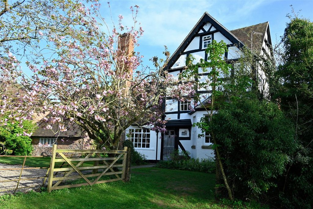 Property photo 3 of 24 House