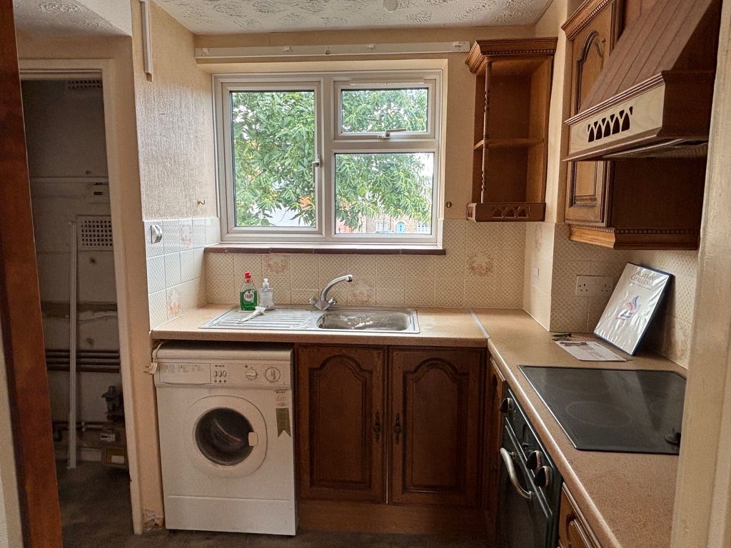 Property photo 3 of 12