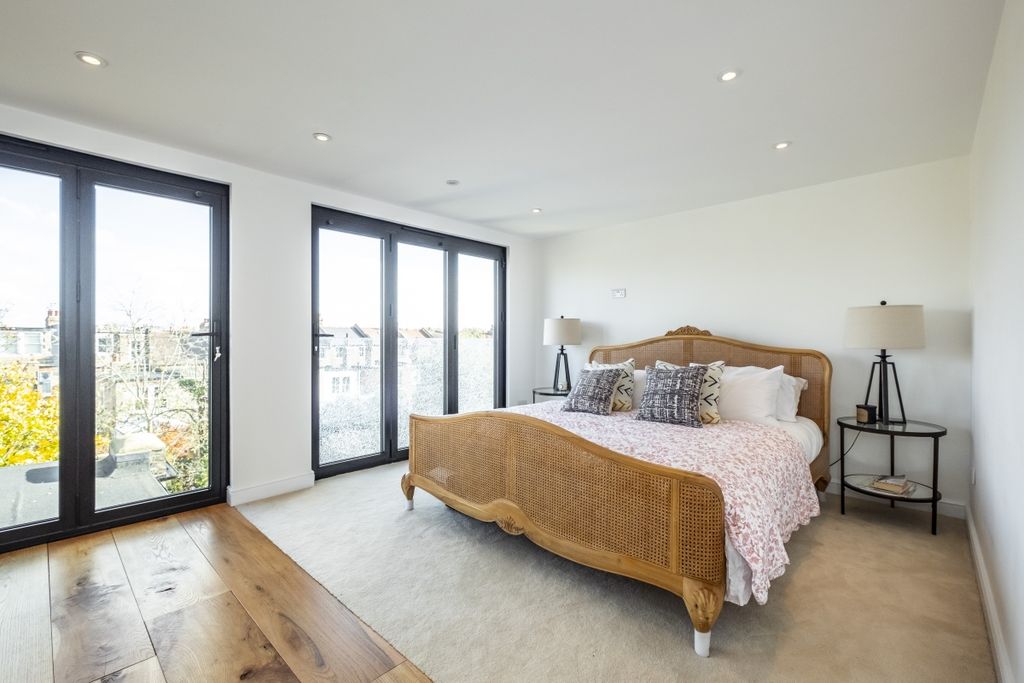 Property photo 2 of 21 Warner Road