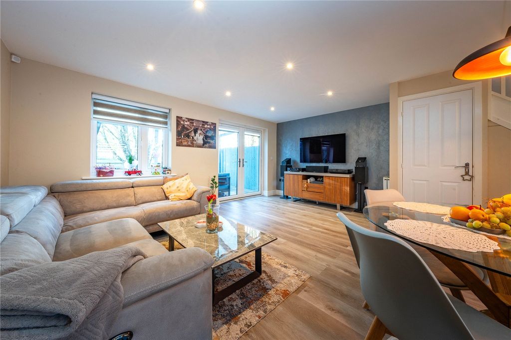 Property photo 3 of 17 Internal