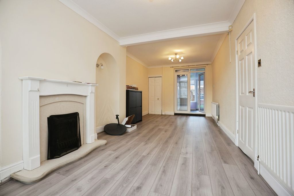 Property photo 3 of 18 Pbox-Img.Jpg