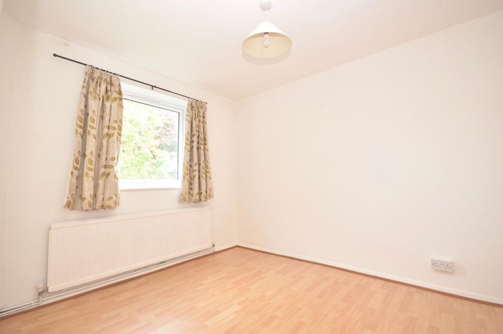 Property photo 3 of 7 Bedroom
