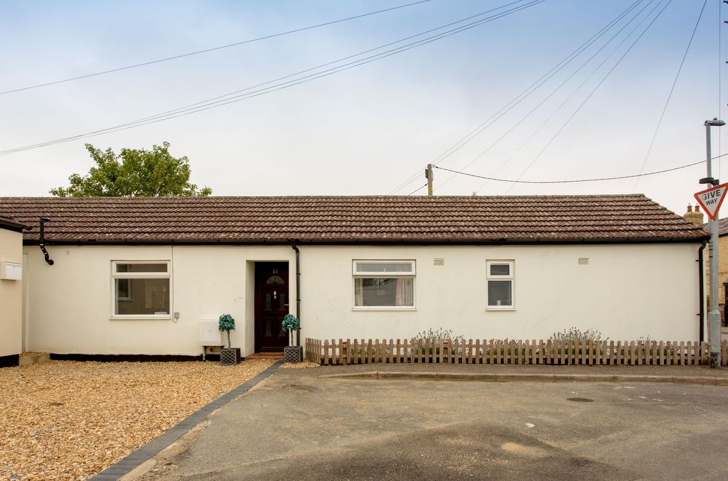 Property photo 2 of 25