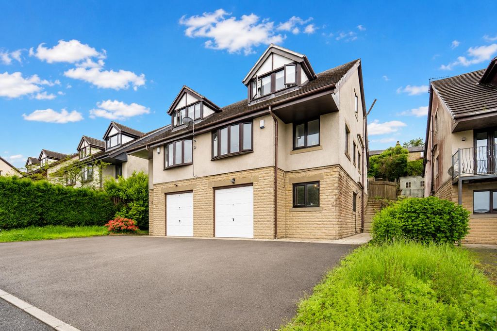 Property photo 1 of 32