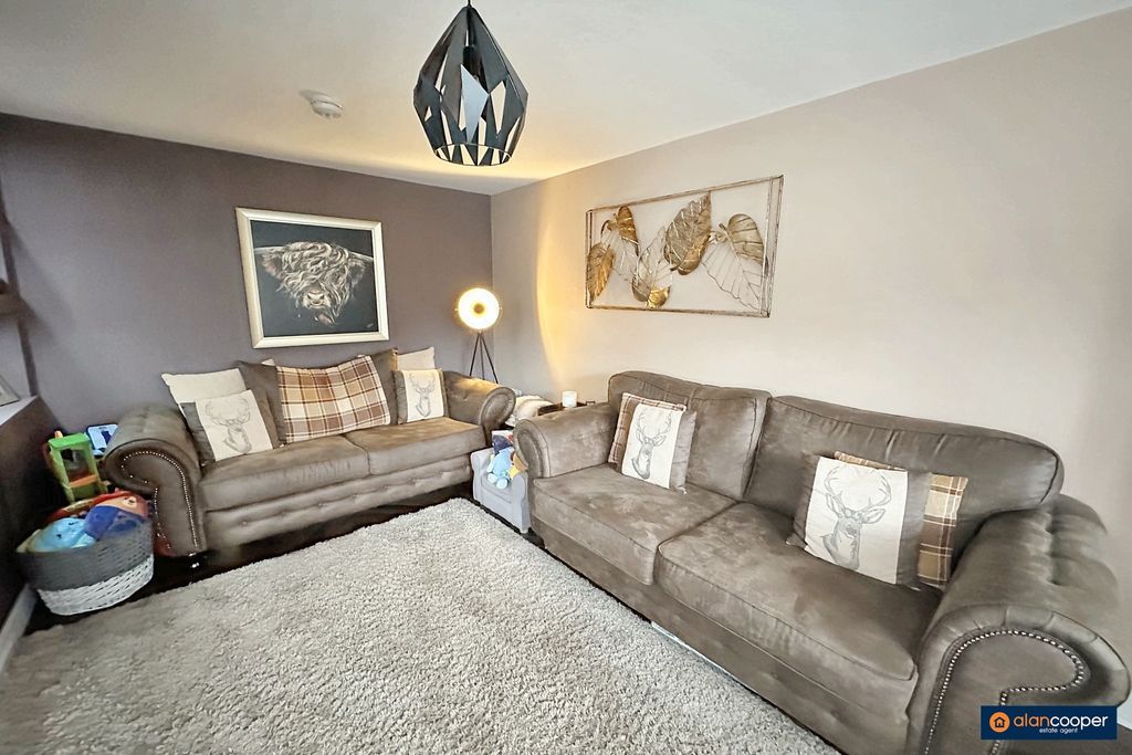 Property photo 3 of 18 4425463