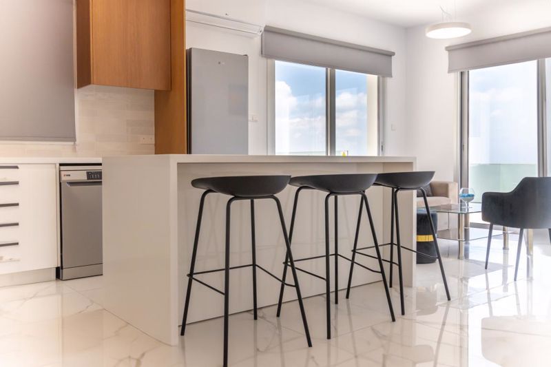 Property photo 2 of 31 Kichen Bar