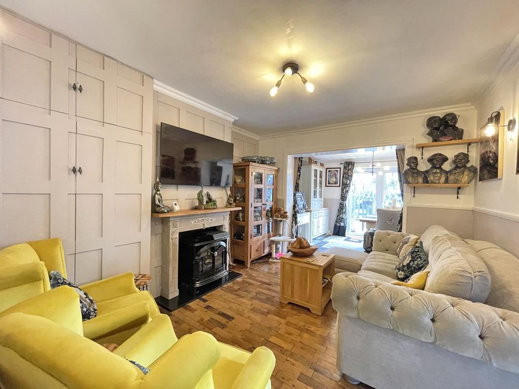 Property photo 2 of 20 Budshead Road 121 - Lounge Fp.Jpg