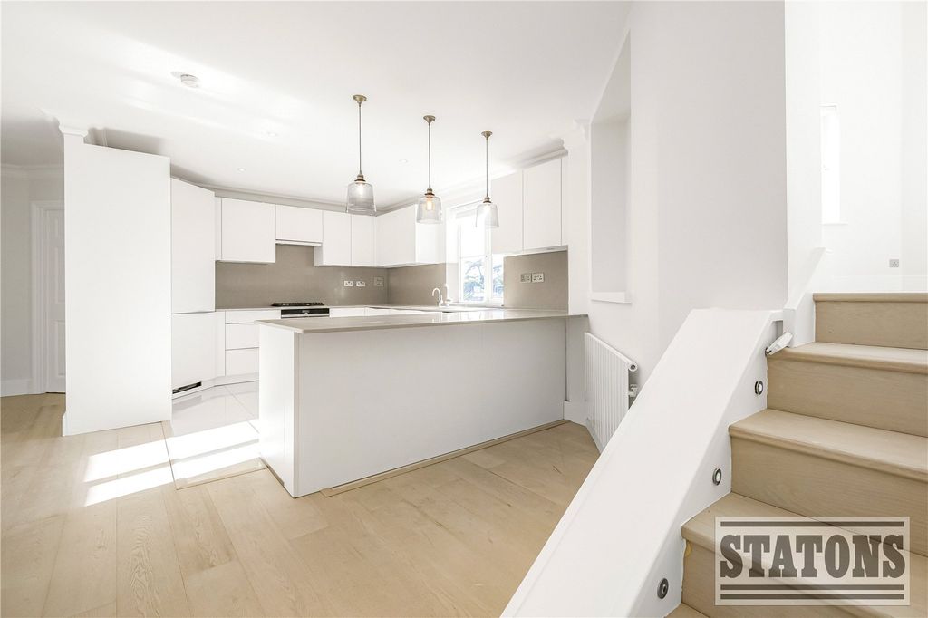 Property photo 2 of 20 Picture No. 36