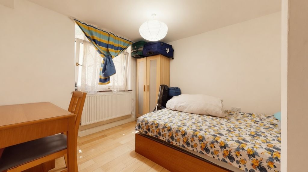 Property photo 3 of 15 Bedroom