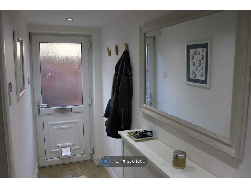 Property photo 2 of 20 Hallway 1