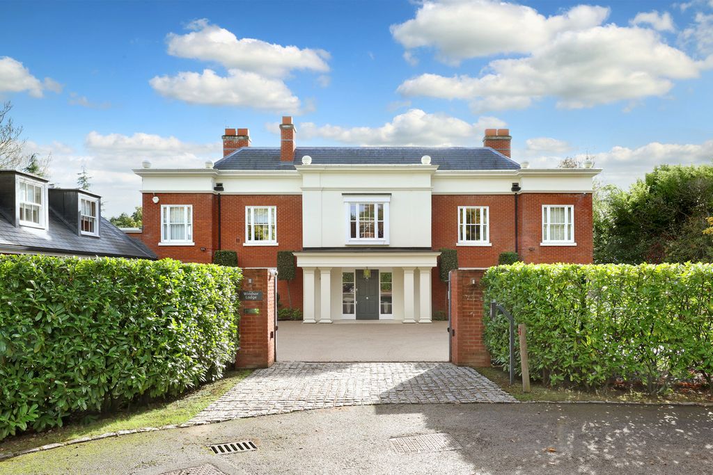 Property photo 1 of 19