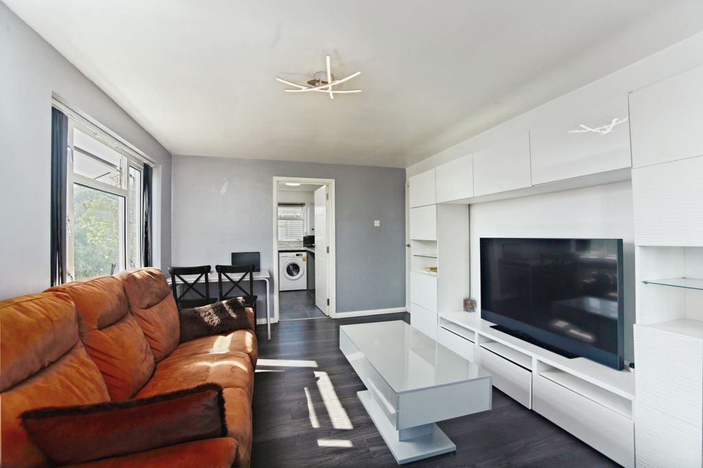 Property photo 2 of 16 Reception Room