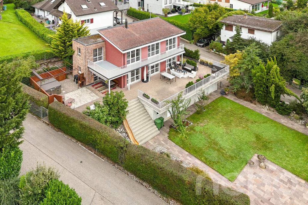 Property photo 3 of 9