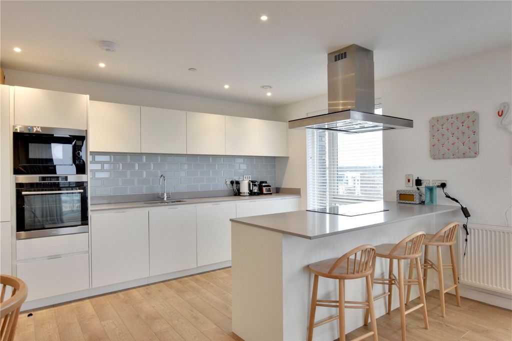 Property photo 2 of 29 Picture No. 02