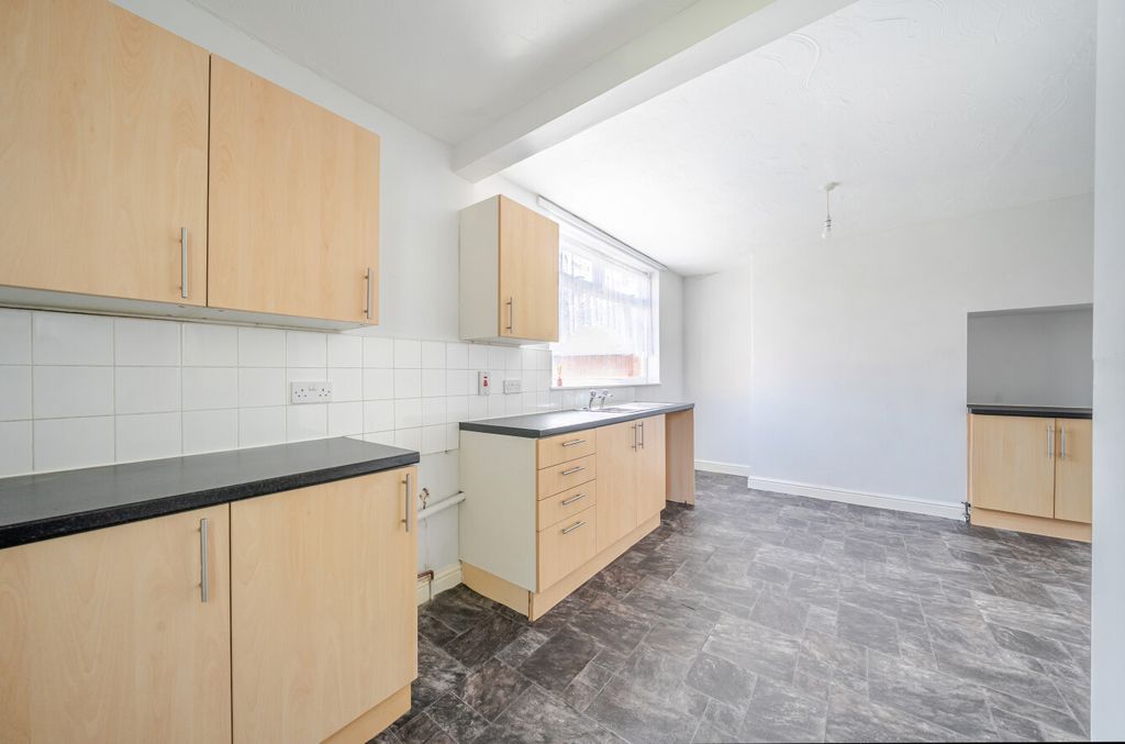 Property photo 3 of 17 1509531-11-6A96A3...