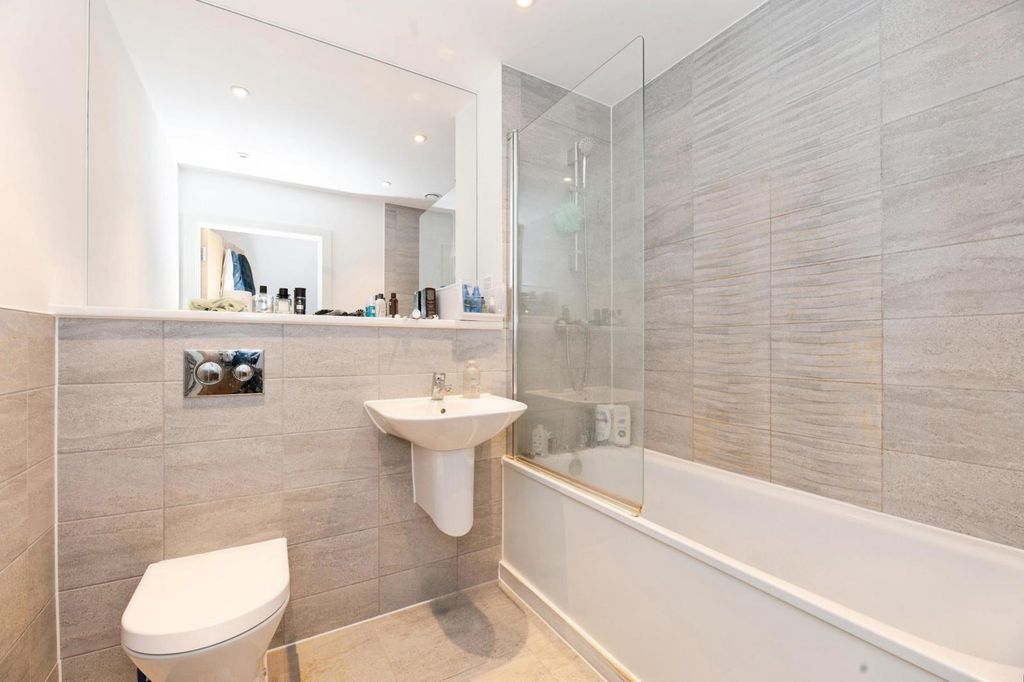 Property photo 2 of 10 Pbox-Img.Jpg