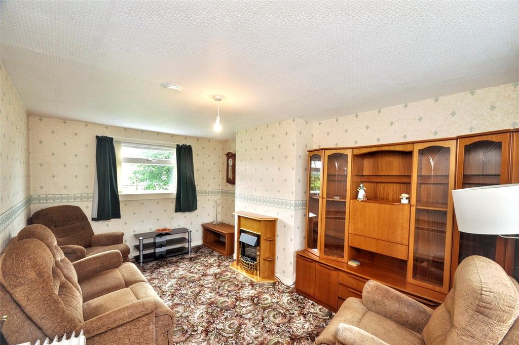 Property photo 2 of 16 Living Room