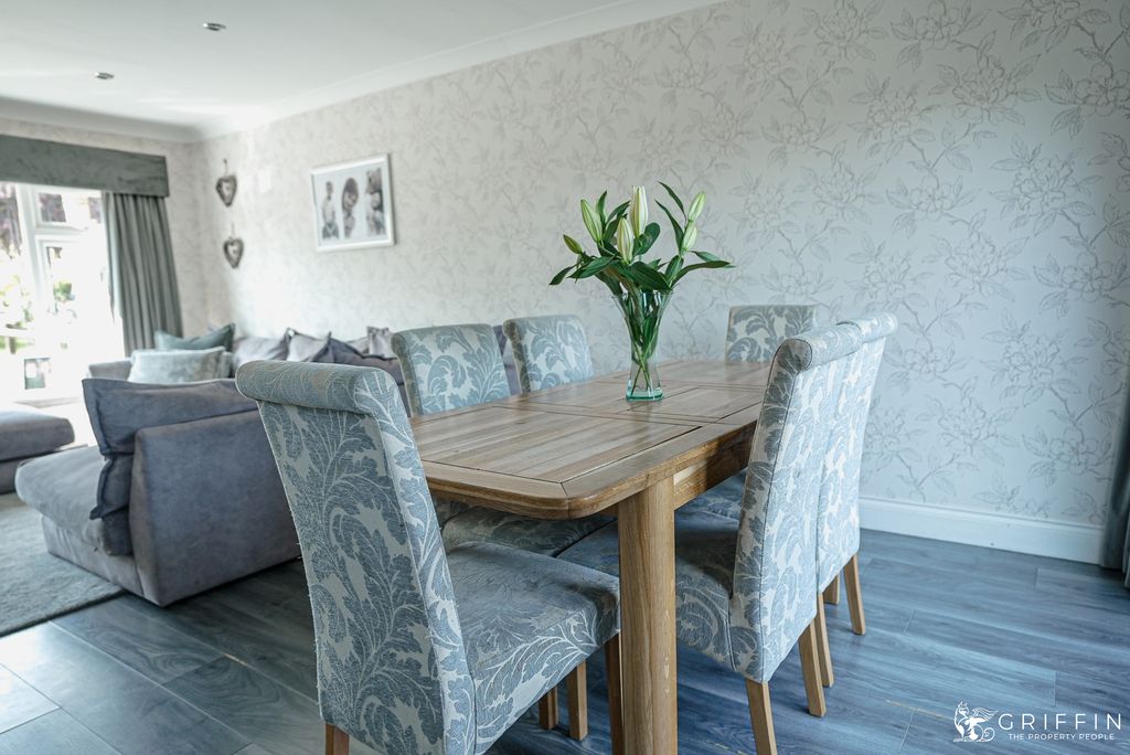 Property photo 3 of 17 14