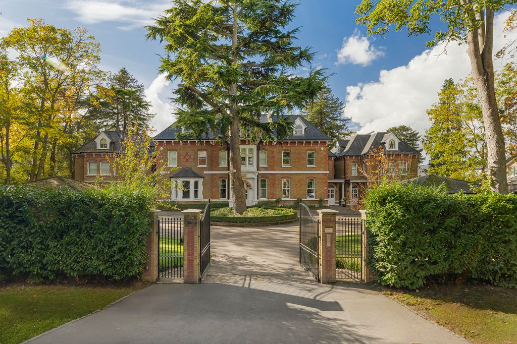 Property photo 1 of 27