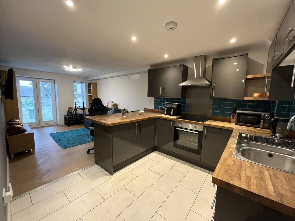 Property photo 1 of 9 Picture No. 05