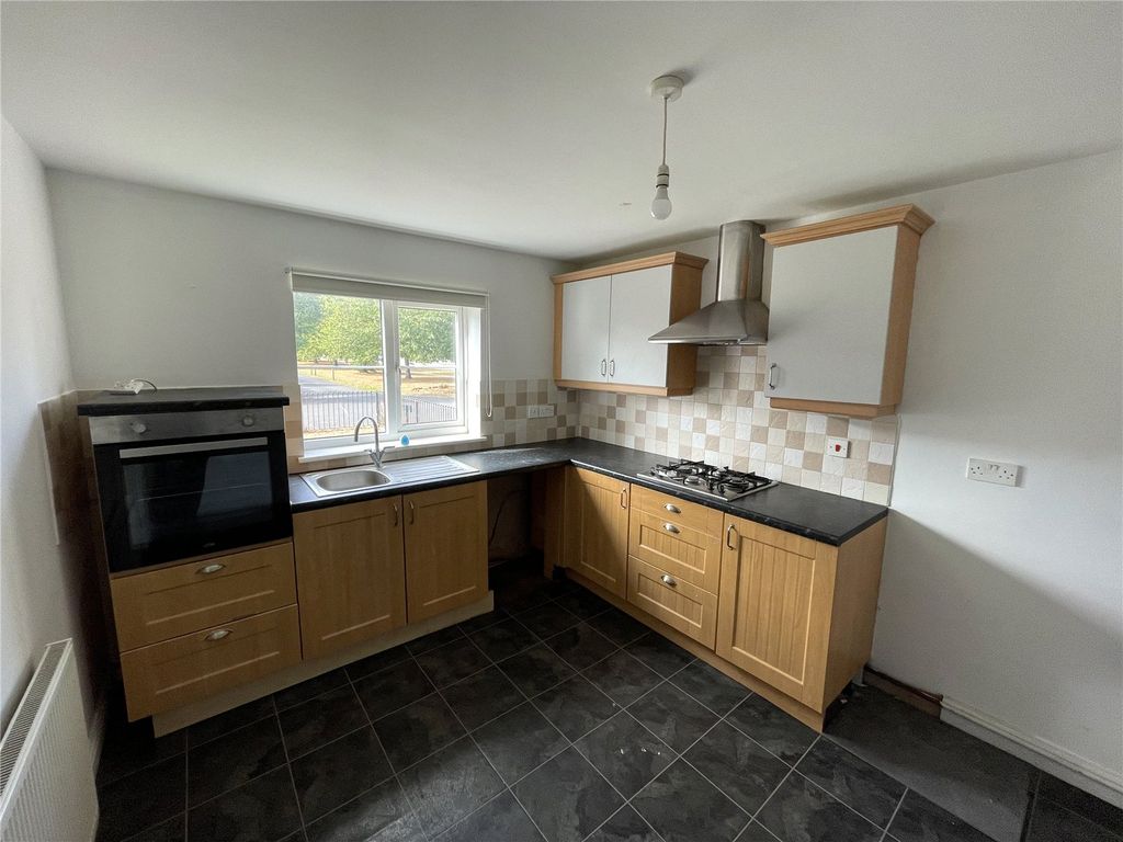 Property photo 3 of 13 Kitchen