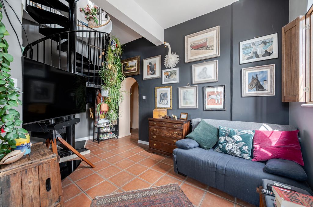 Property photo 2 of 14 1497798-9-6A689d7...
