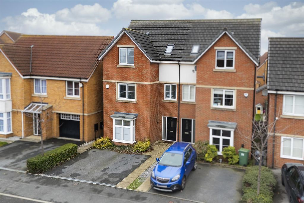 Property photo 1 of 37