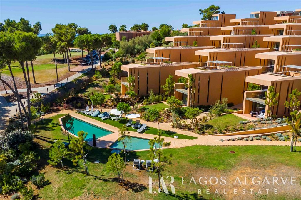 Property photo 1 of 32 Luxurious 2 Bedroom Apartment Situated In The Prestigious Palmares Golf Hotel