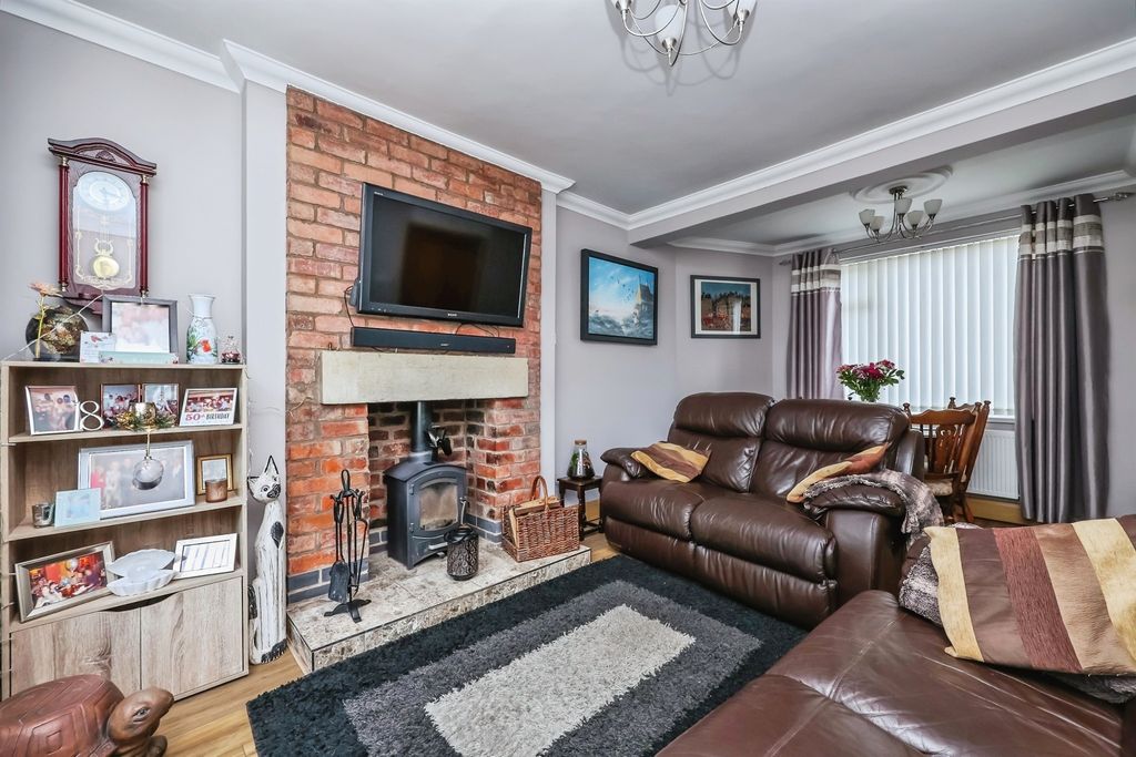 Property photo 3 of 19