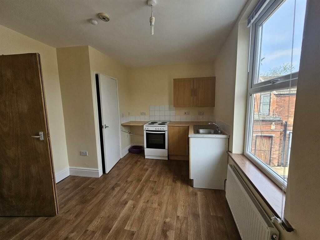 Property photo 3 of 10 Picture No. 06