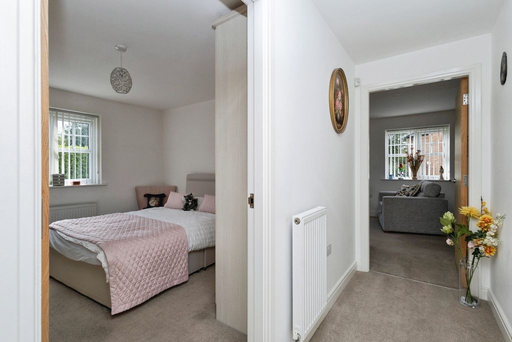 Property photo 3 of 16 Photo