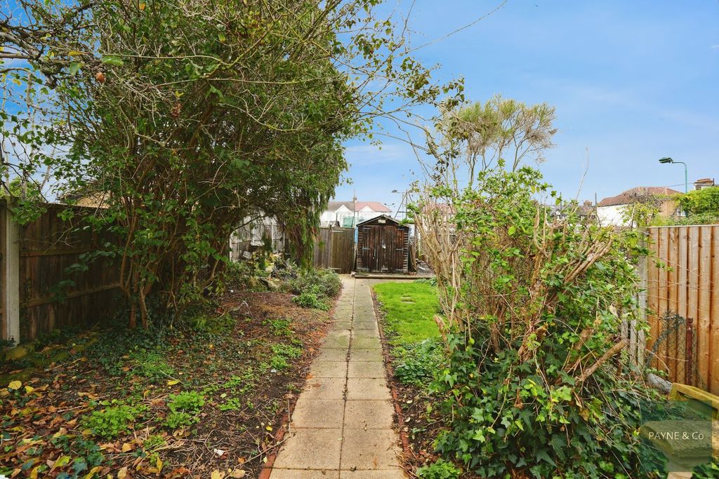 Property photo 2 of 18