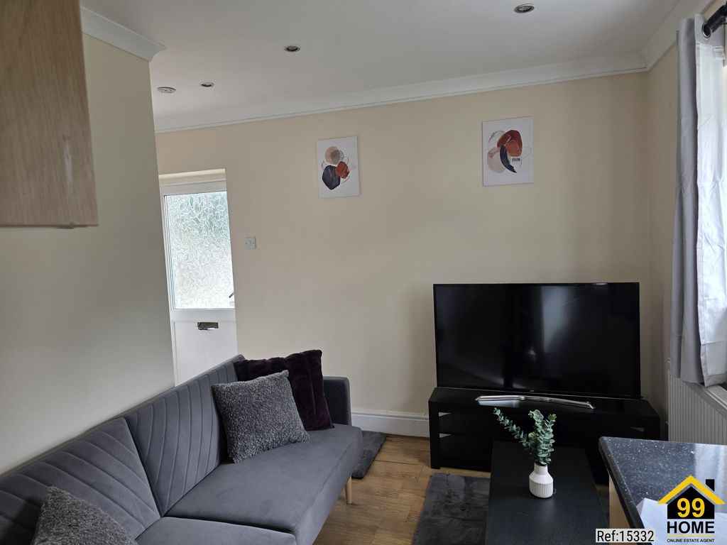 Property photo 1 of 10 Photo 0