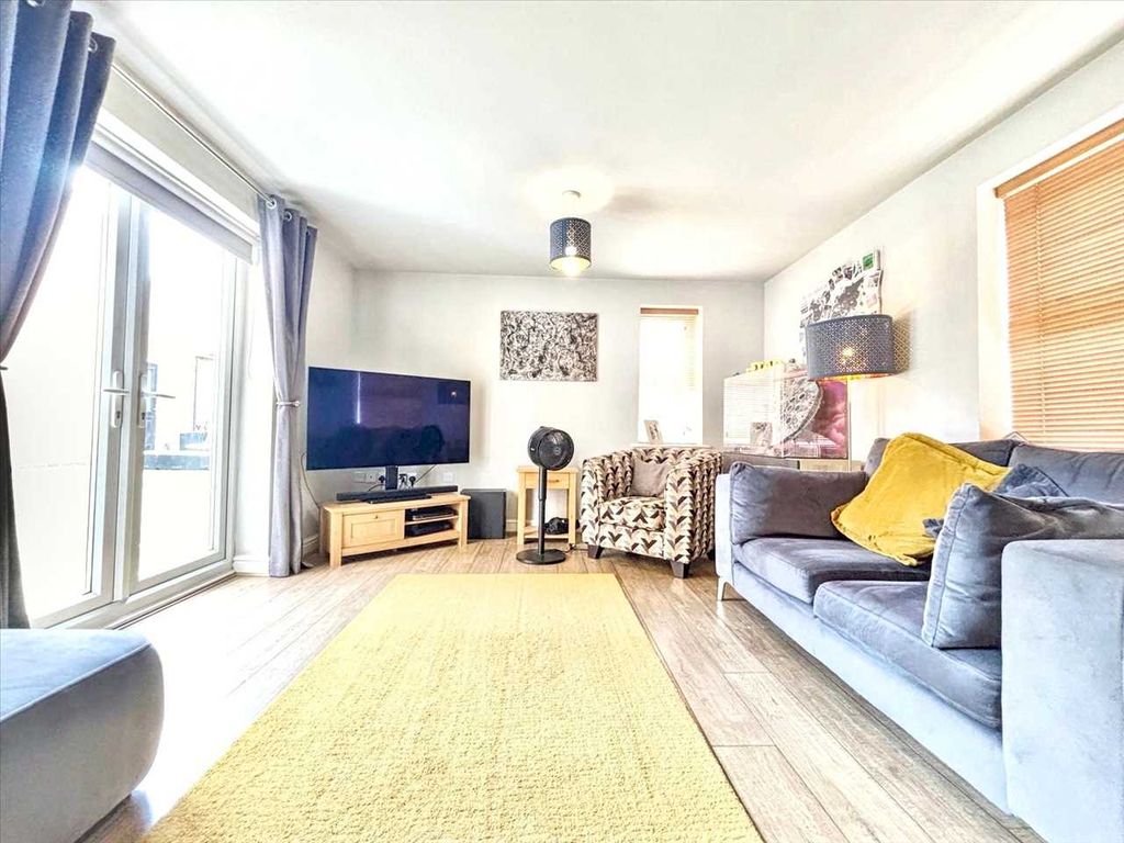 Property photo 3 of 30
