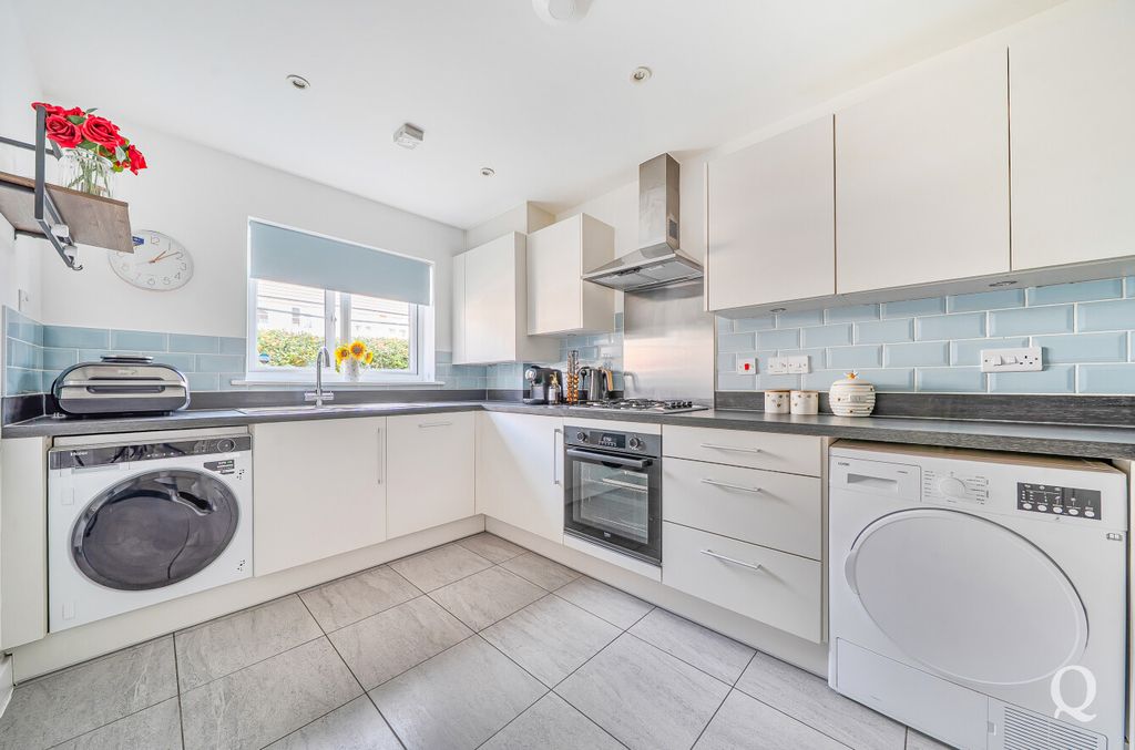 Property photo 3 of 22 Fbf188Ca-8F59-41B...