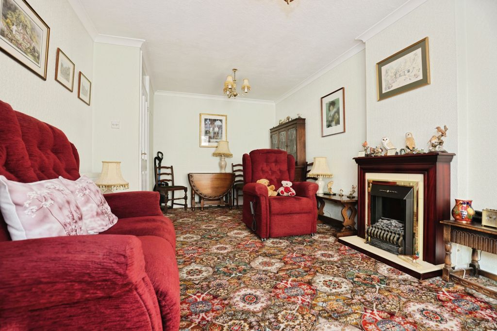 Property photo 3 of 15
