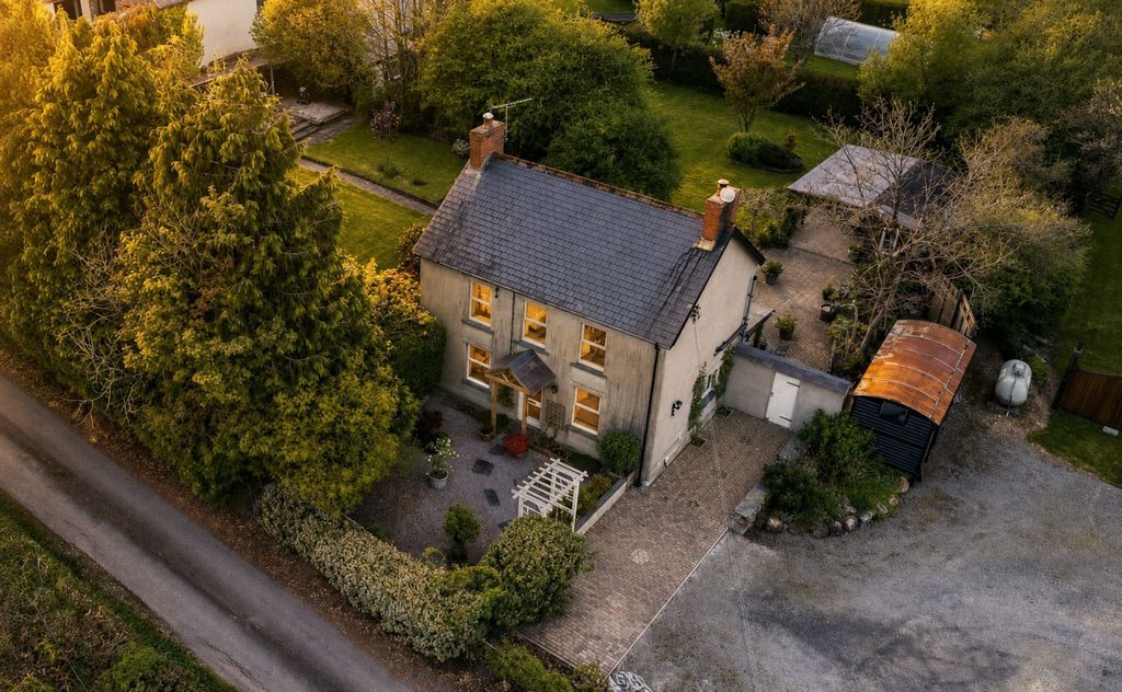 Property photo 1 of 34